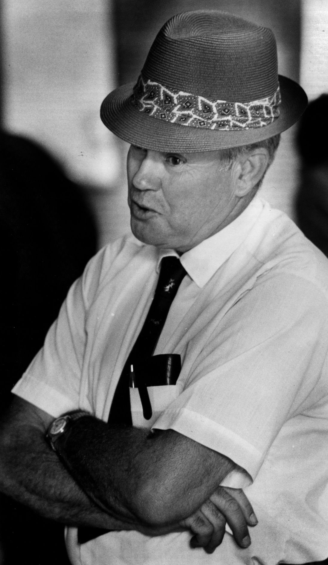 1983-08-16 tobacco auctioneer